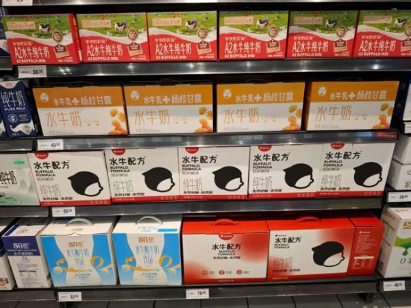 旭胜配资 水牛奶产业观察：60余品牌“分食”赛道，网红产品进军线下